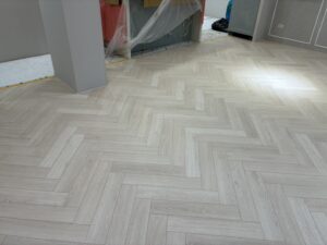 木地板修補方法有哪些？刮傷、凹陷怎麼處理最有效？