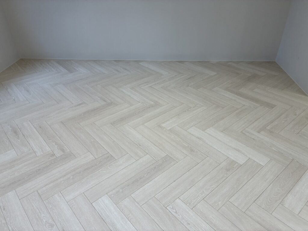 北歐白橡-人字拼